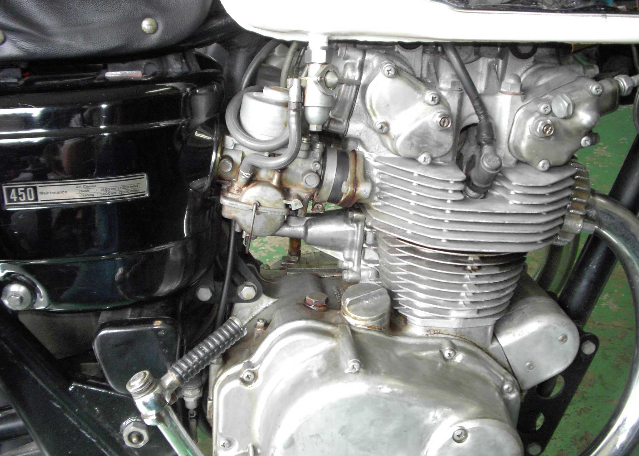 バイクエンジン